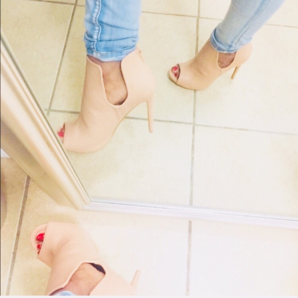 💥Last Pair! New Nude Shoe Republic Peep Toe Heels - Picture 7 of 8